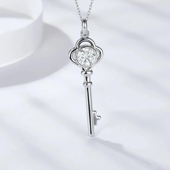 Key Necklace 1 CT Women's Moissanite Sterling Silver - Picture 1 of 1